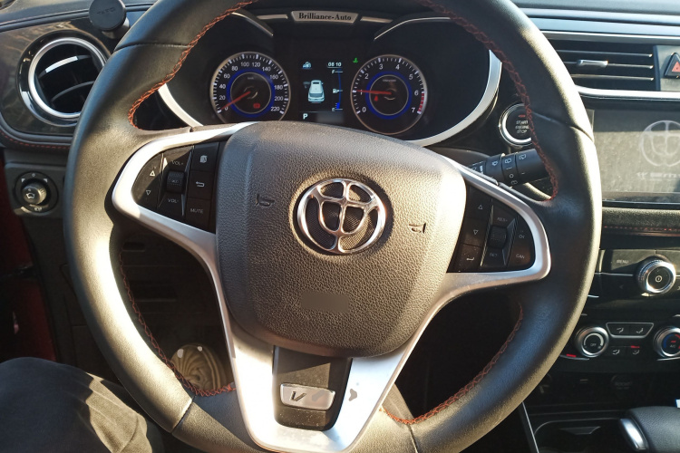 中华V3 2016款 1.5T 自动旗舰型中控内饰13