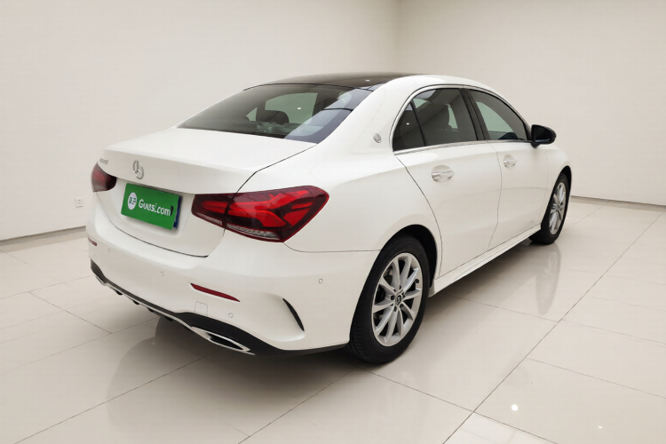 奔驰A级 2020款 A 200 L 运动轿车车身外观7