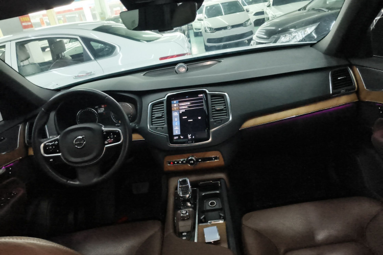 沃尔沃XC90 2022款 B5 智行豪华版 5座中控内饰7002