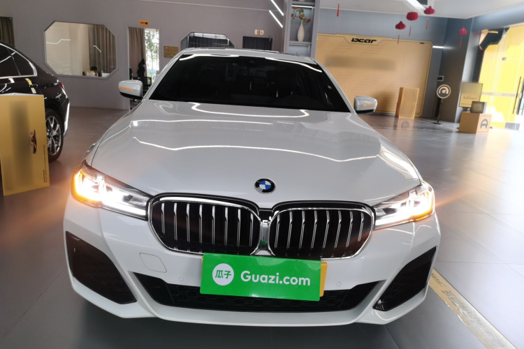 宝马5系 2023款 530Li 领先型 M运动套装车身外观2