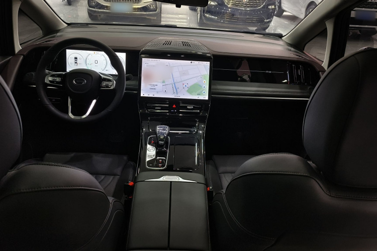 广汽传祺 传祺M8 2024款 大师系列 400T 尊贵版中控内饰7001