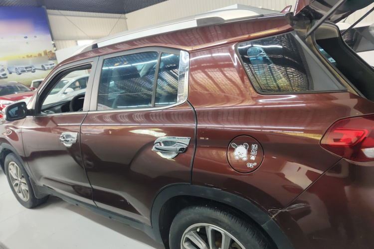 北京现代ix35 2018款 2.0L 自动两驱智勇·畅享版车身外观4