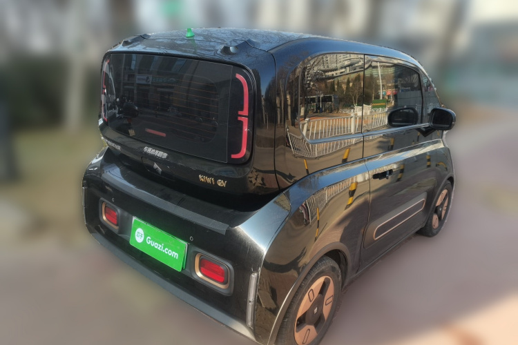 宝骏KiWi EV 2021款 艺术家 磷酸铁锂车身外观7