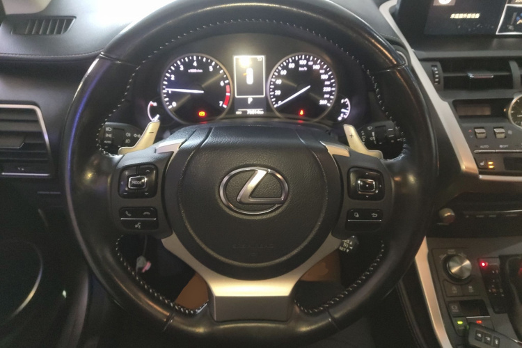雷克萨斯NX 2020款 200 前驱 锋逸版 国VI中控内饰13