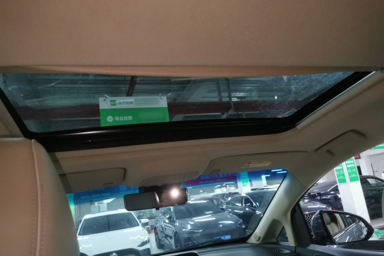 别克GL8 2023款 陆上公务舱 智慧尊贵型中控内饰22