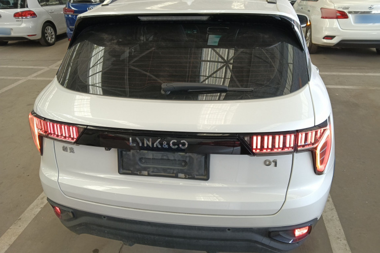 领克01 2019款 2.0T 两驱纯版 国VI车身外观6