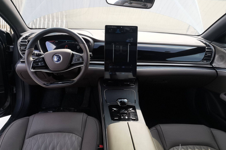 比亚迪 汉 2023款 DM-i 冠军版 121KM 尊享型中控内饰12