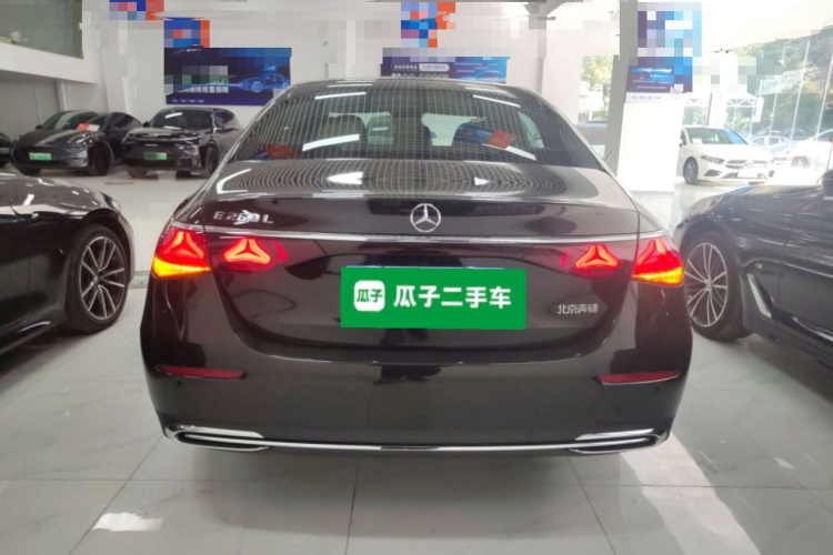 奔驰E级 2025款 改款 E 260 L车身外观6