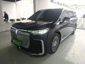 岚图汽车 岚图梦想家 2025款 PHEV 四驱尊贵鲲鹏版