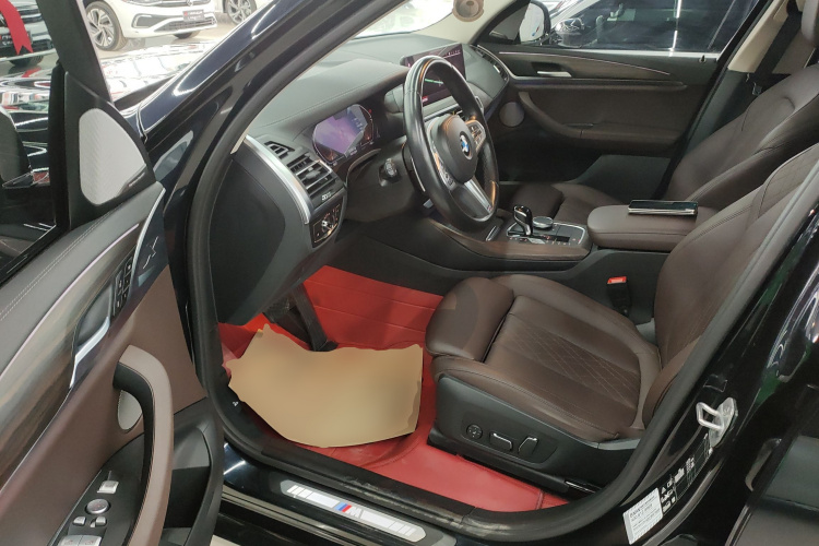 宝马X3 2023款 改款 xDrive30i 领先型 M曜夜套装中控内饰20