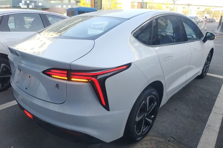 江铃集团新能源 羿 2022款 改款 标准续航行业定制版车身外观6005