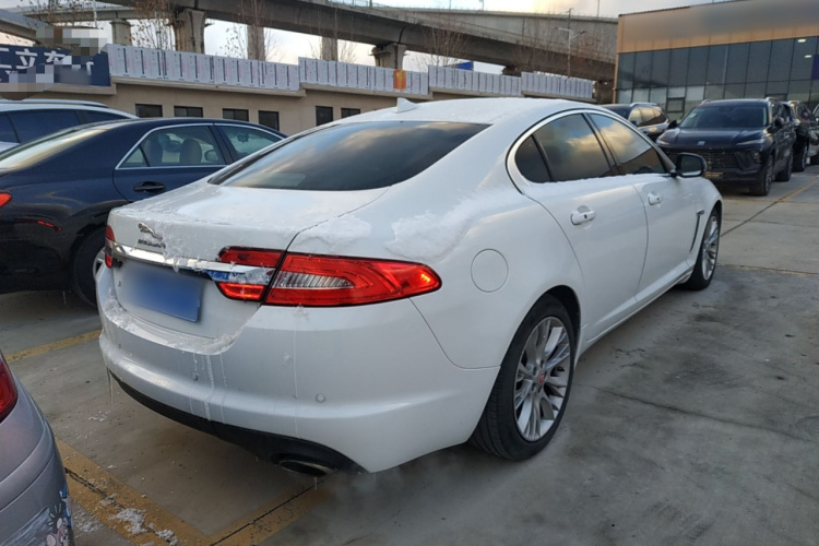 捷豹XF 2014款 XF 2.0T 豪华版车身外观7