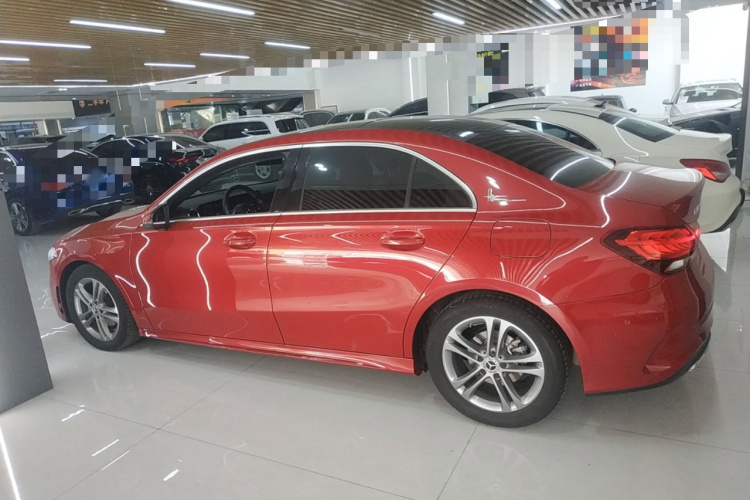 奔驰A级 2020款 改款二 A 180 L 运动轿车车身外观6003