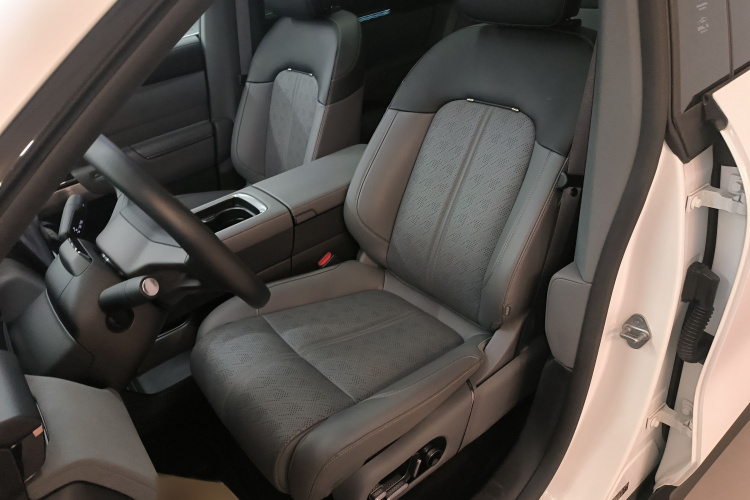 极氪7X 2025款 100kWh 长续航后驱智驾版局部细节19