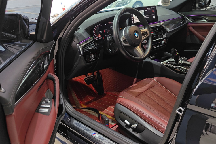 宝马5系 2022款 改款 525Li M运动套装中控内饰20