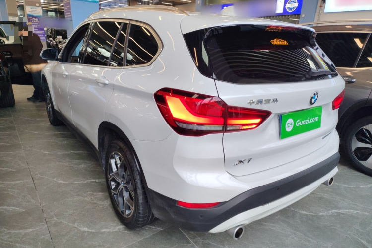 宝马X1 2022款 sDrive25Li 领先型车身外观6003
