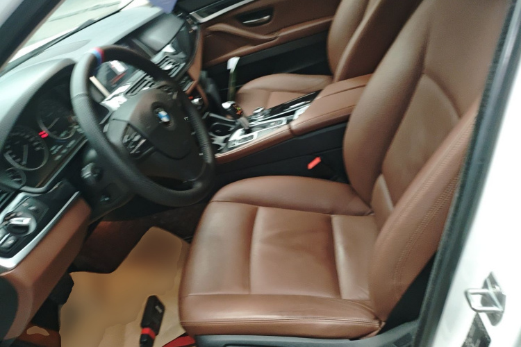 宝马5系(进口) 2015款 520i 典雅型局部细节19