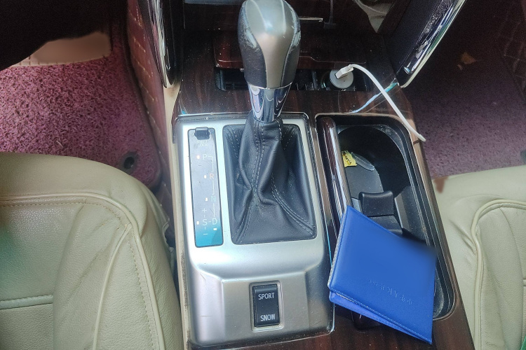 丰田 锐志 2012款 2.5V 风度菁英炫装版局部细节18