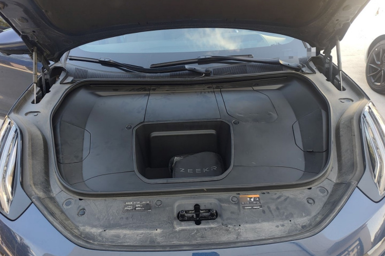 极氪001 2023款 ME版 100kWh局部细节24