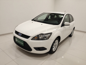 福特 福克斯 2013款 两厢经典 1.8L 自动基本型