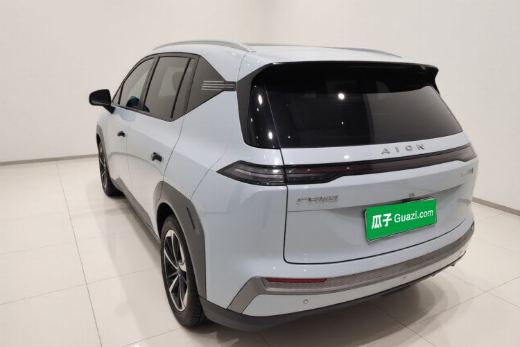 埃安 AION Y 2022款 Plus 70 智领版车身外观5