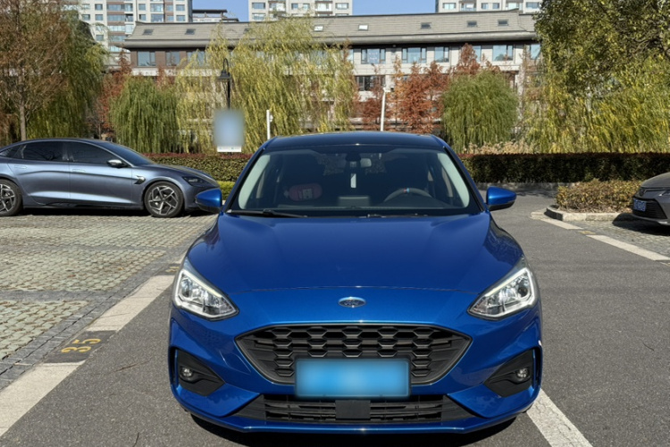 福特 福克斯 2020款 两厢 EcoBoost 180 自动锋潮型车身外观6001