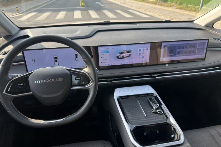 上汽大通MAXUS 大通G70 2024款 2.0T 自动旗舰版 7座中控内饰7003