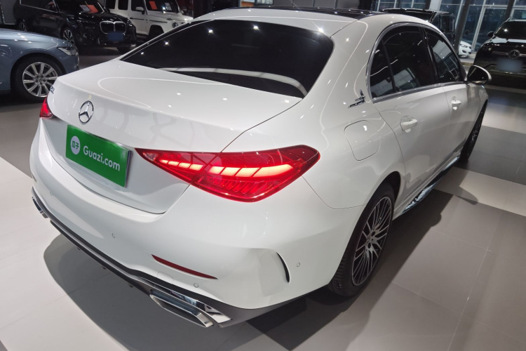奔驰C级 2023款 改款 C 260 L 运动版车身外观7