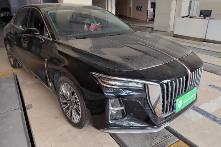 红旗H5 2023款 2.0T 自动智联旗畅版车身外观3