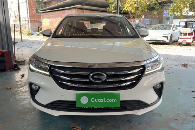 广汽传祺 传祺GA4 2018款 150N 自动豪华版车身外观2