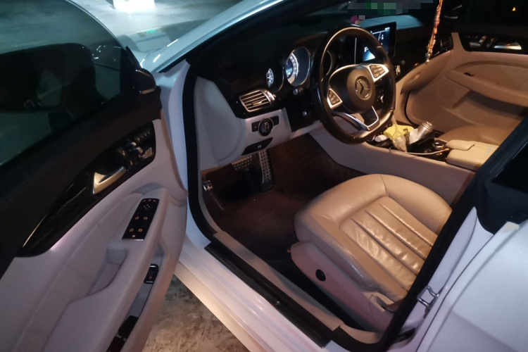 奔驰CLS 2017款 CLS 260逸彩版中控内饰7003