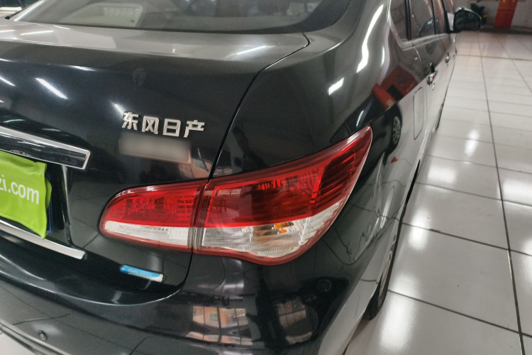 日产 轩逸 2012款 经典 1.6XE 手动舒适版车身外观9
