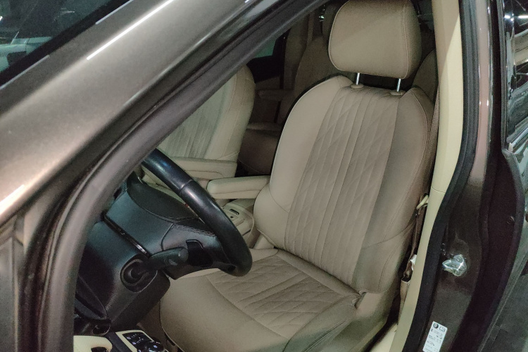 别克GL8 2023款 改款 陆上公务舱 豪华型中控内饰19