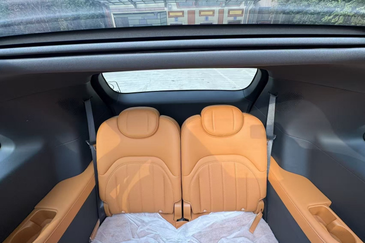 东风奕派 eπ008 2026款 六座纯电家享版中控内饰7004