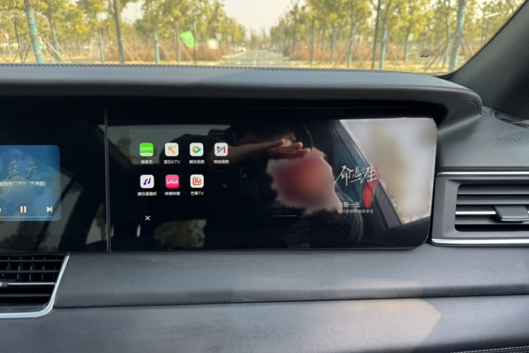 理想汽车 理想ONE 2020款 增程6座版中控内饰7004