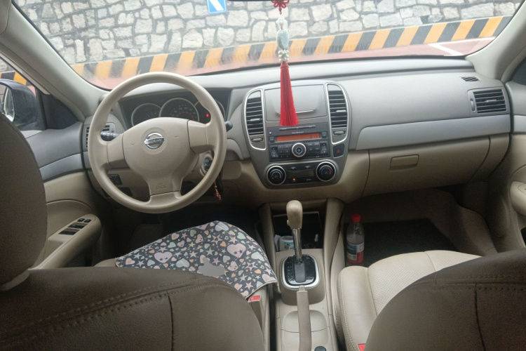 日产 轩逸 2018款 经典 1.6XE+ CVT豪华版中控内饰12