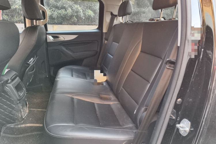 长城 炮 2021款 2.0T商用版手动柴油两驱精英型长箱GW4D20M中控内饰21