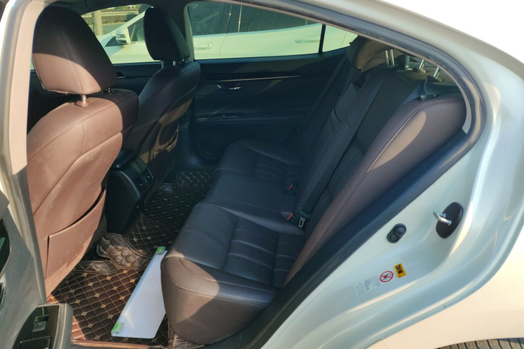 雷克萨斯ES 2017款 200 30周年纪念版中控内饰7004