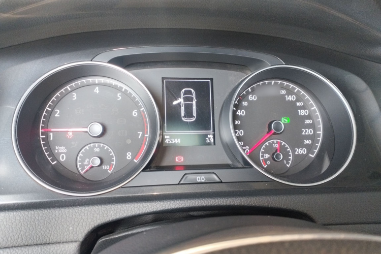 大众 高尔夫 2020款 200TSI DSG舒适进取版局部细节14