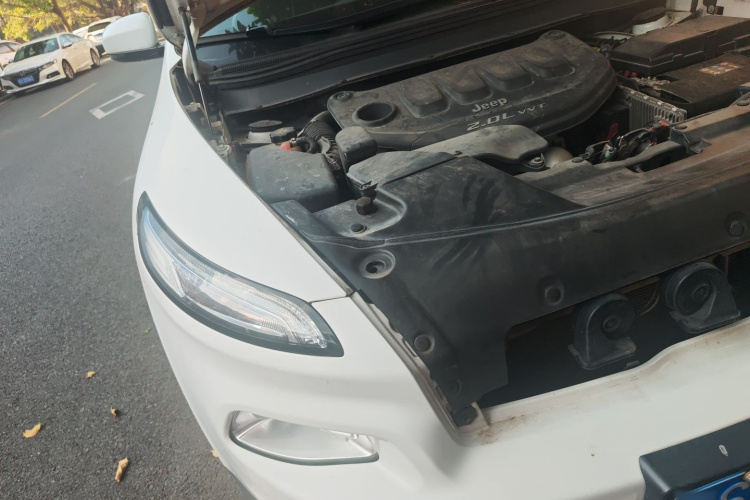 Jeep 自由光 2017款 2.0L 优越版局部细节9006