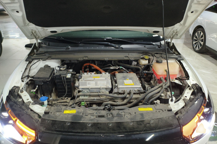 小鹏P5 2021款 550G机舱底盘24