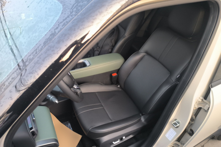 宝骏悦也Plus 2026款 301km旗舰版中控内饰19