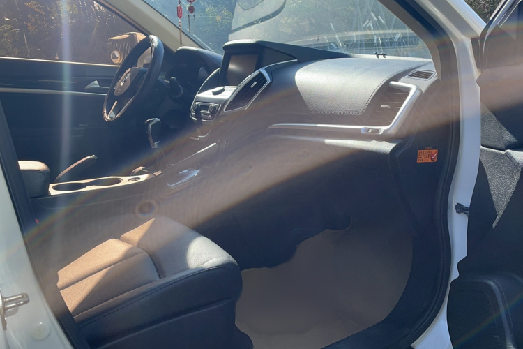 东风风神AX7 2015款 2.0L 手动智逸型局部细节41