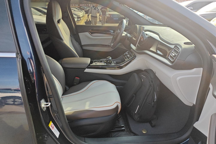 比亚迪 秦PLUS 2024款 荣耀版 DM-i 120KM领先型局部细节41