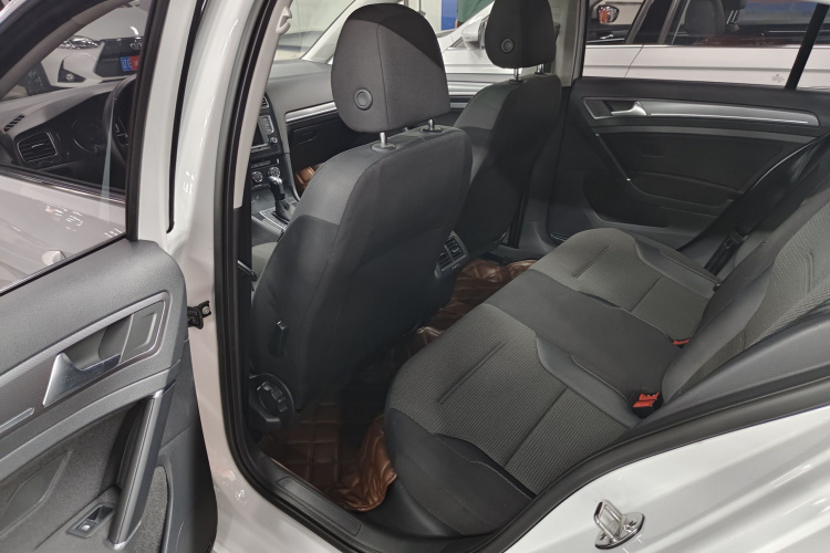 大众 高尔夫 2017款 230TSI 自动舒适百万辆纪念版中控内饰7002