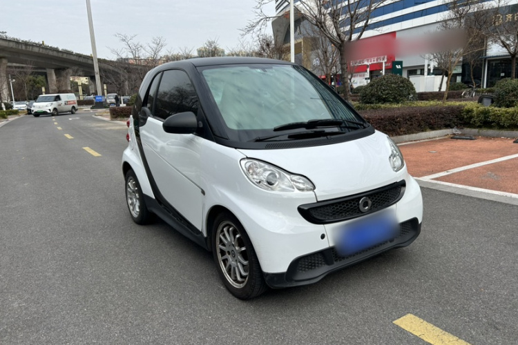 smart fortwo 2014款 1.0 MHD 硬顶城市光波激情版车身外观6002
