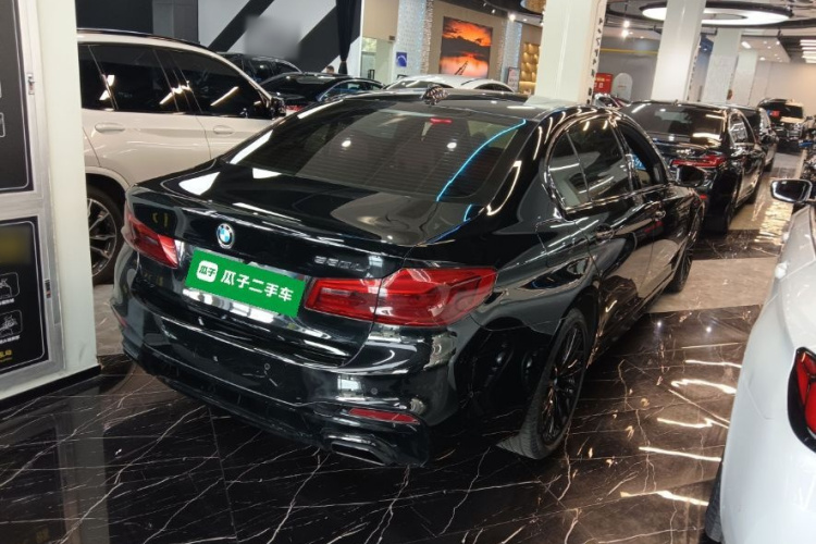 宝马5系 2020款 530Li 尊享型 M运动套装车身外观7