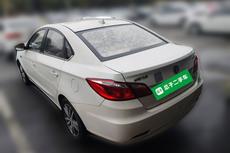 长安 逸动 2015款 1.6L 自动豪华型车身外观5