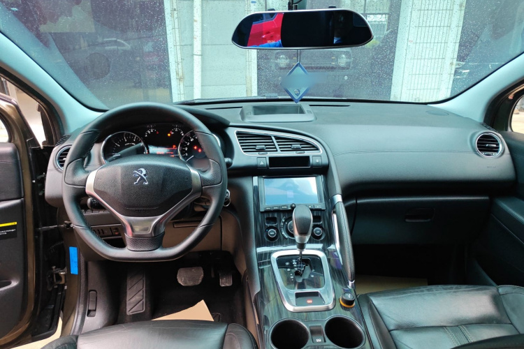 标致3008 2013款 2.0L 自动潮流版中控内饰7002