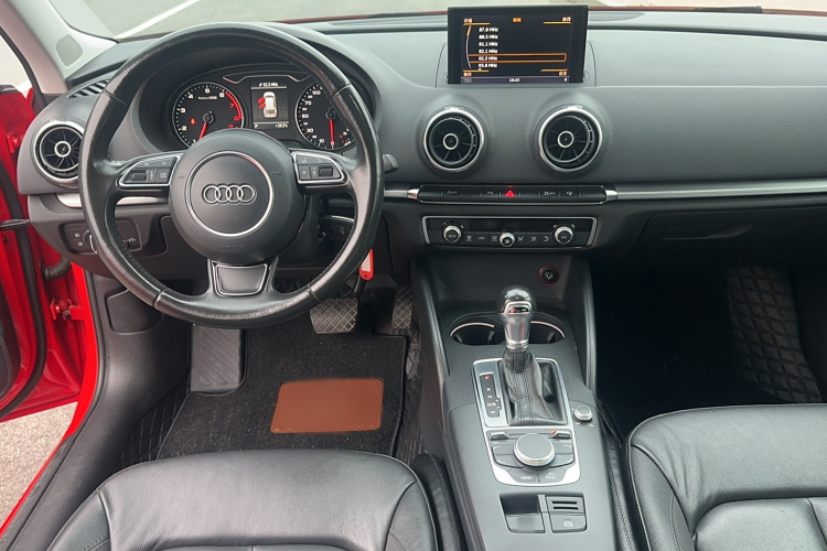 奥迪A3 2015款 Sportback 40 TFSI 自动舒适型中控内饰7003